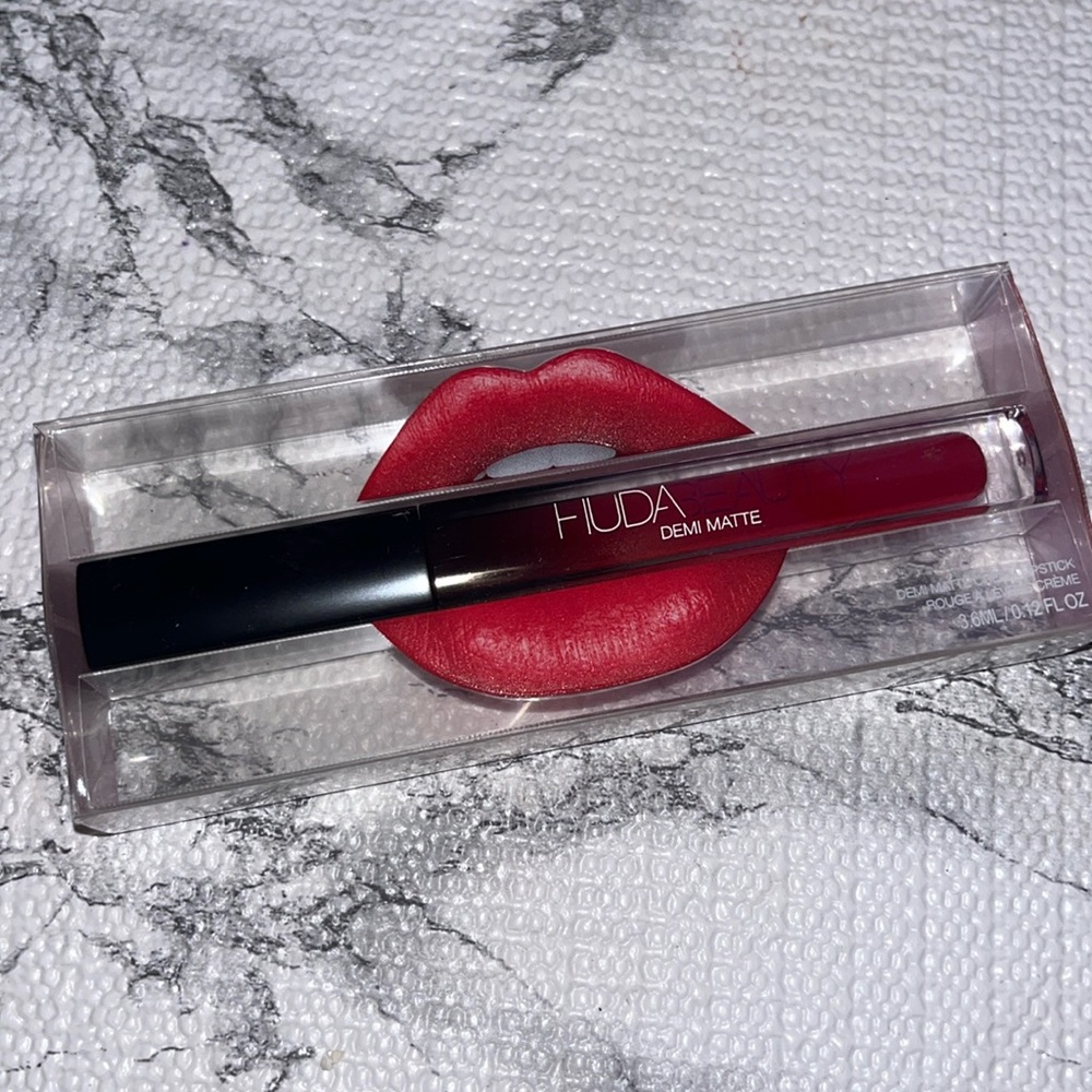 Huda Beauty Lipstick